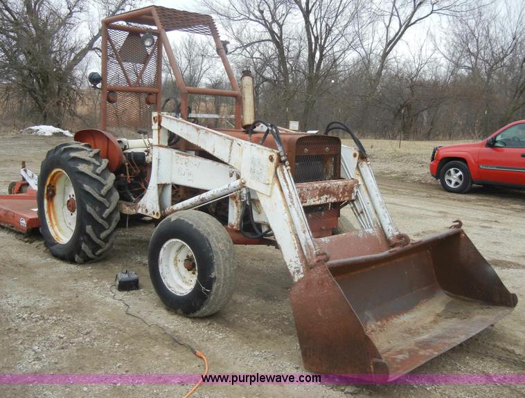 image for item C4003 International 600 tractor