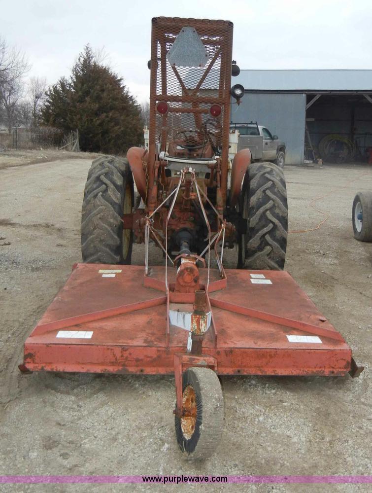 image for item C4003 International 600 tractor