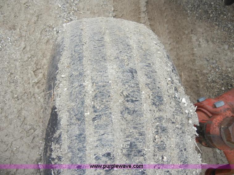 image for item C4003 International 600 tractor