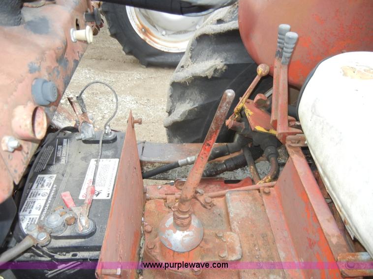 image for item C4003 International 600 tractor