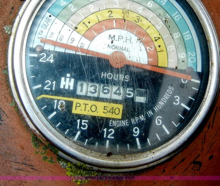 image for item C4003 International 600 tractor