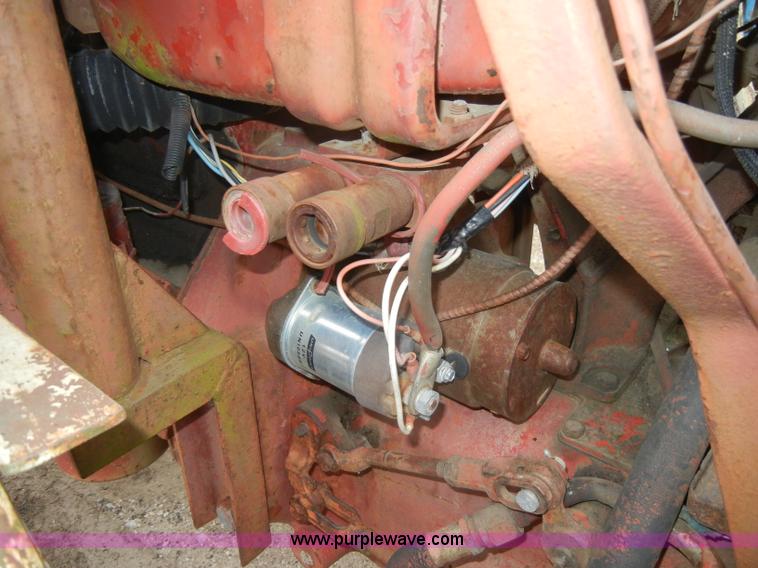 image for item C4003 International 600 tractor