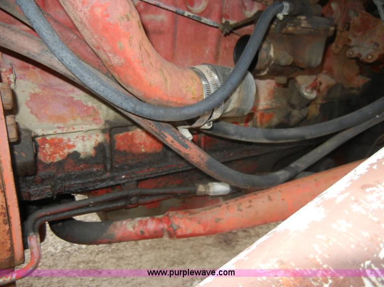 image for item C4003 International 600 tractor