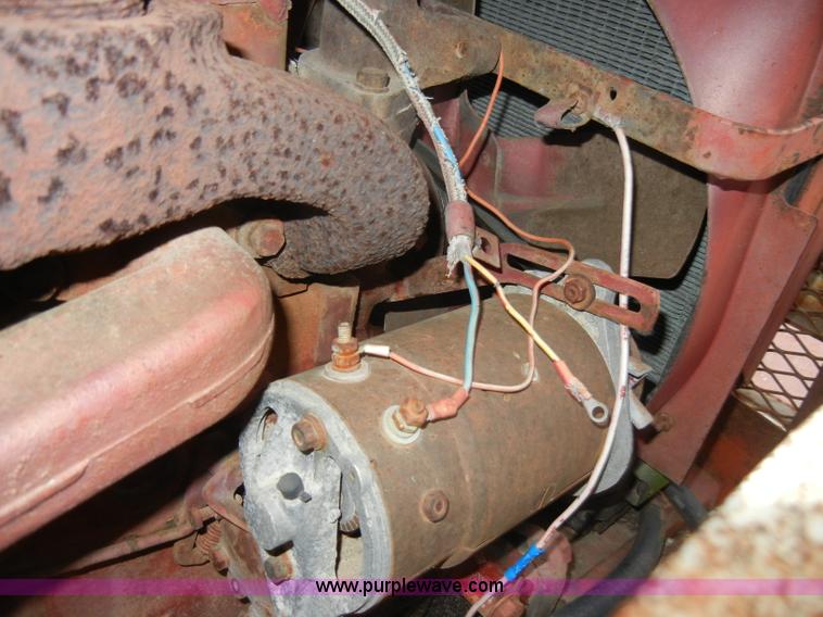 image for item C4003 International 600 tractor