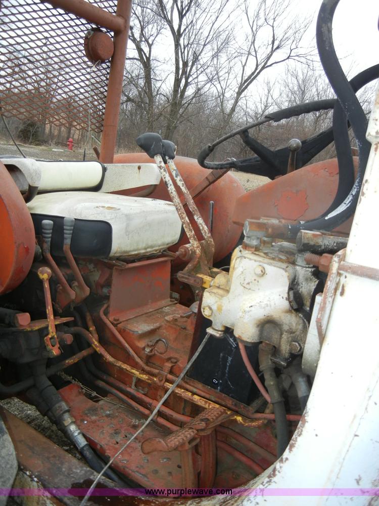 image for item C4003 International 600 tractor