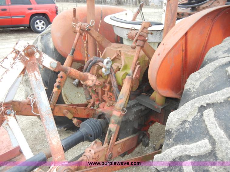 image for item C4003 International 600 tractor