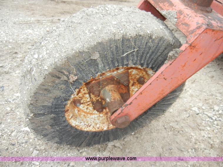 image for item C4003 International 600 tractor