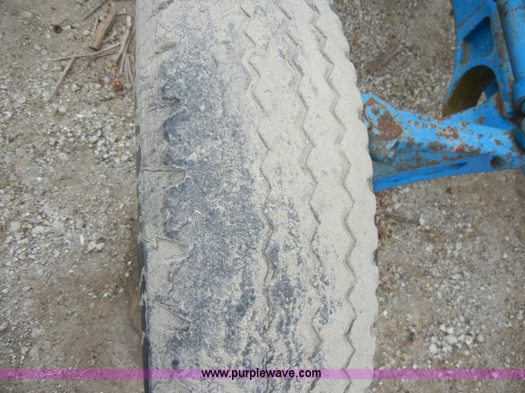 image for item C4004 Ford 3400 tractor