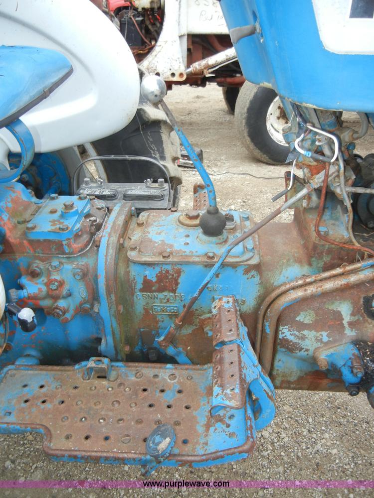 image for item C4004 Ford 3400 tractor