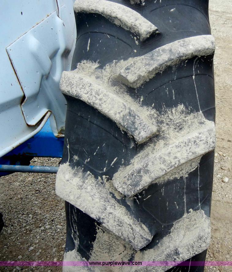 image for item C4004 Ford 3400 tractor