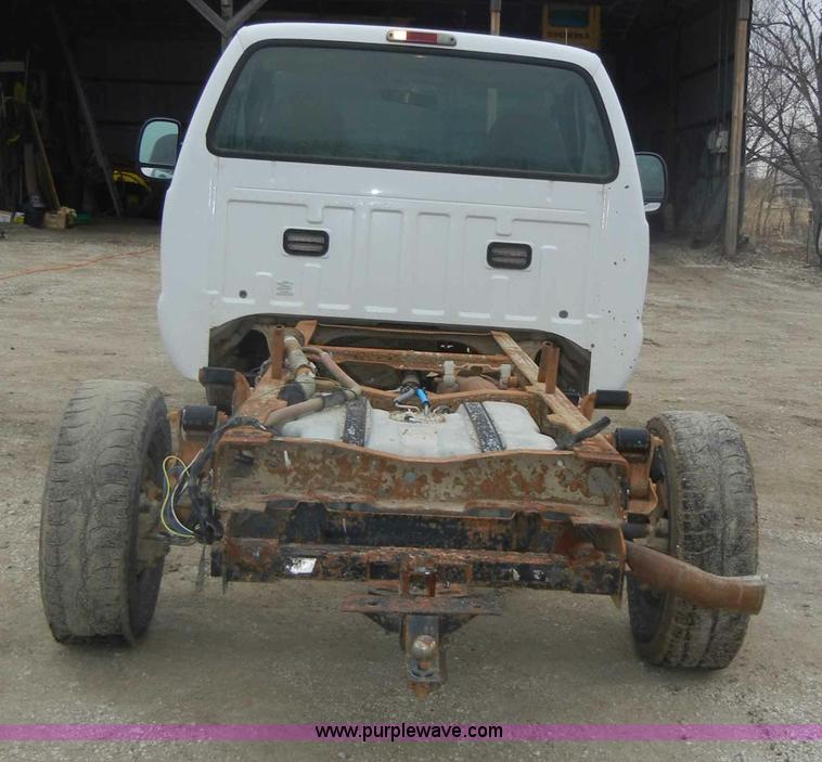 image for item C4005 2004 Ford F350 XL Super Duty pickup truck cab and chassis