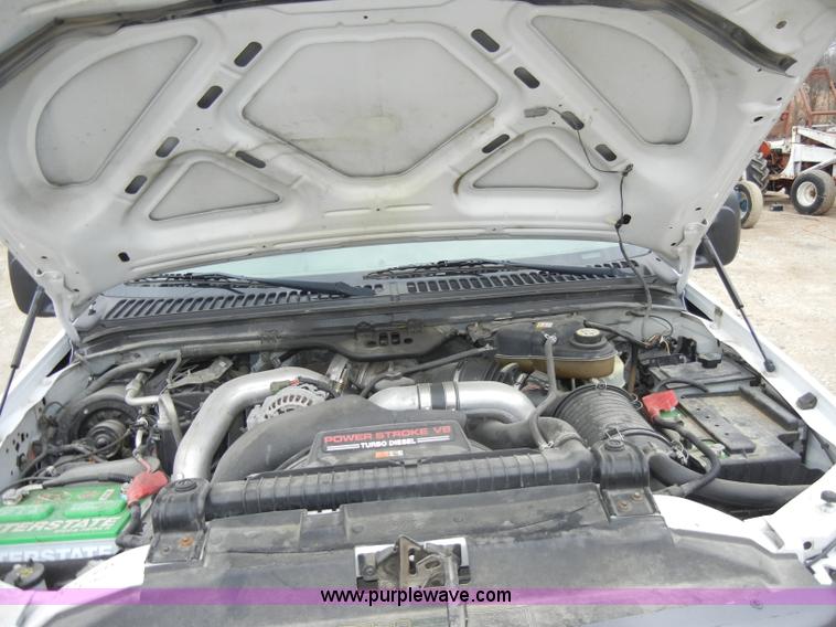 image for item C4005 2004 Ford F350 XL Super Duty pickup truck cab and chassis