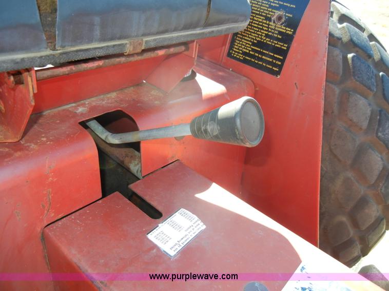 image for item C4026 International 184 tractor