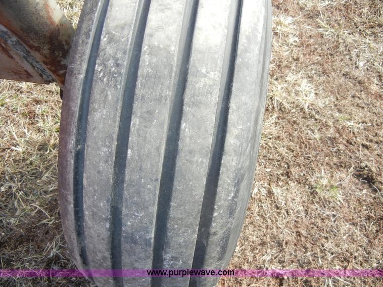 image for item C4027 Massey-Ferguson 245 tractor