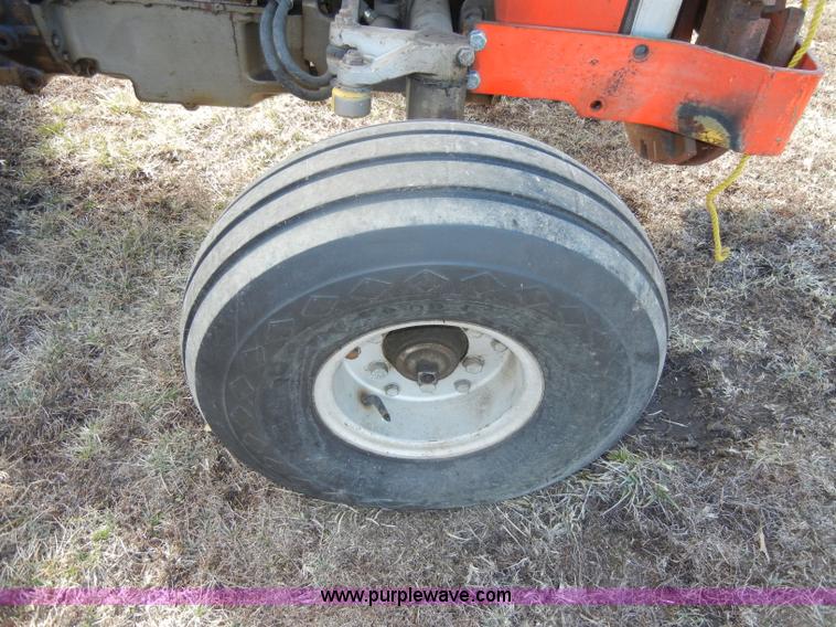 image for item C4027 Massey-Ferguson 245 tractor