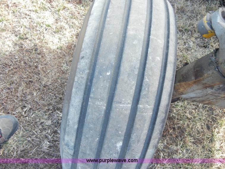 image for item C4027 Massey-Ferguson 245 tractor