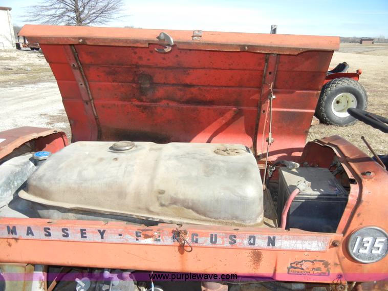image for item C4028 Massey-Ferguson 135 tractor