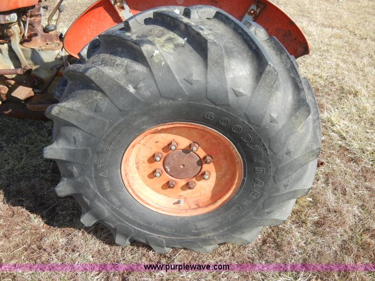 image for item C4028 Massey-Ferguson 135 tractor