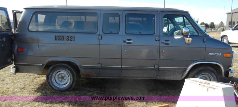 image for item C4030 1995 Chevrolet Beauville G20 van