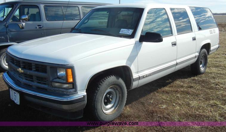 image for item C4031 1999 Chevrolet Suburban 1500 SUV
