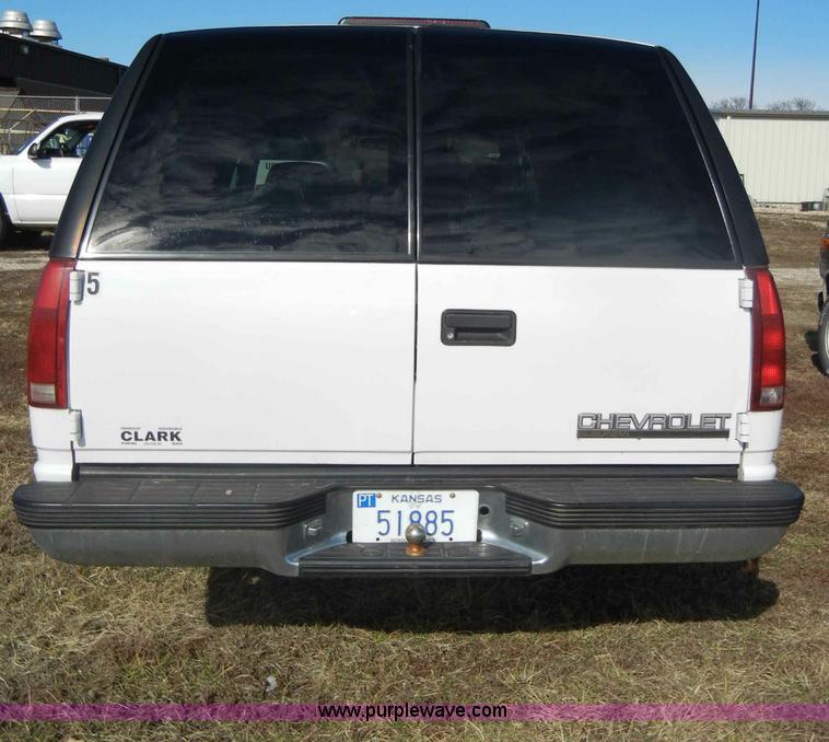 image for item C4031 1999 Chevrolet Suburban 1500 SUV