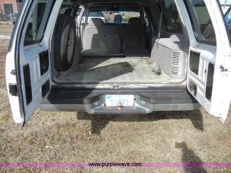 image for item C4031 1999 Chevrolet Suburban 1500 SUV