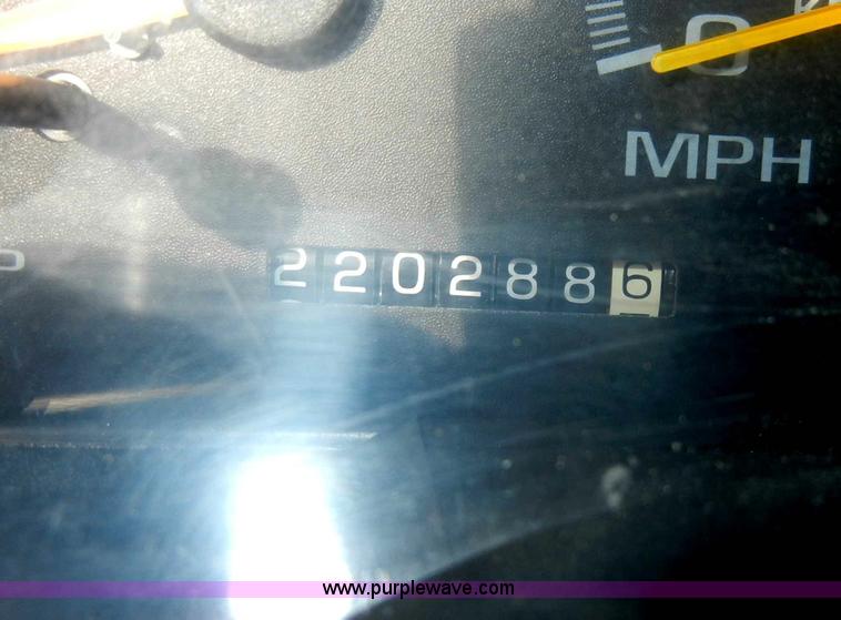 image for item C4031 1999 Chevrolet Suburban 1500 SUV