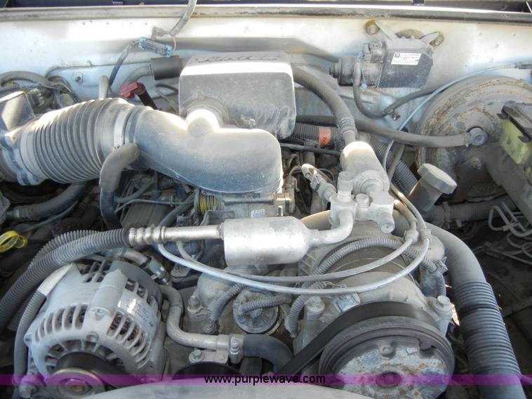 image for item C4031 1999 Chevrolet Suburban 1500 SUV