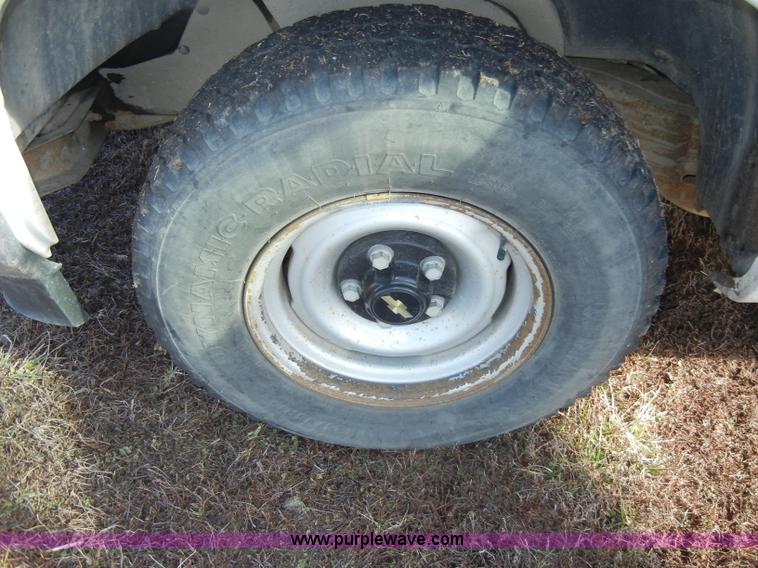 image for item C4031 1999 Chevrolet Suburban 1500 SUV