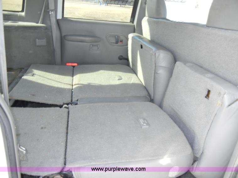 image for item C4031 1999 Chevrolet Suburban 1500 SUV