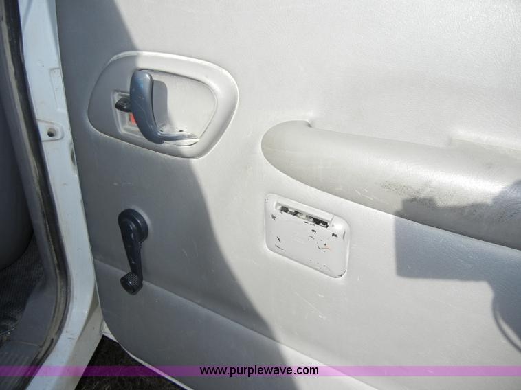 image for item C4031 1999 Chevrolet Suburban 1500 SUV