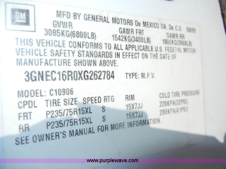 image for item C4031 1999 Chevrolet Suburban 1500 SUV