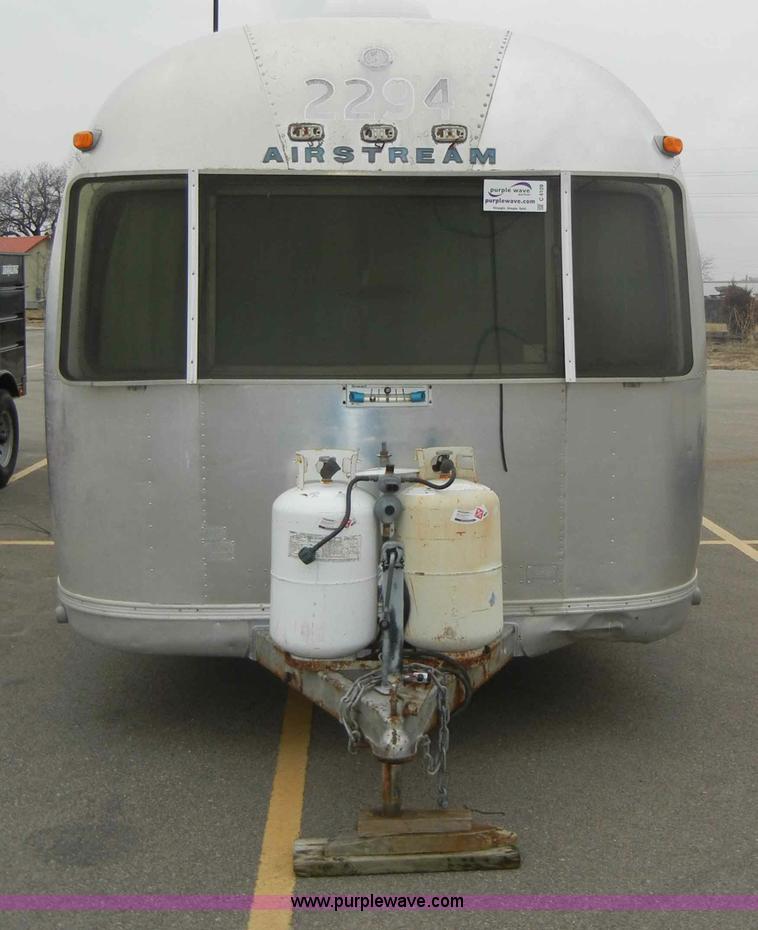 image for item C4109 1976 Airstream Sovereign Land Yacht 27' travel trailer