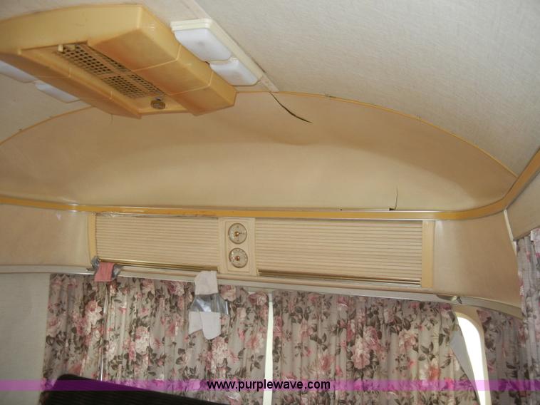 image for item C4109 1976 Airstream Sovereign Land Yacht 27' travel trailer