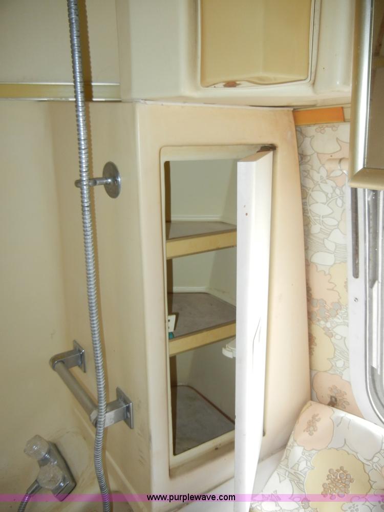 image for item C4109 1976 Airstream Sovereign Land Yacht 27' travel trailer