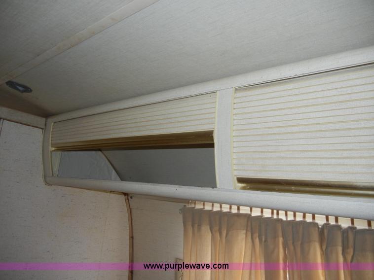 image for item C4109 1976 Airstream Sovereign Land Yacht 27' travel trailer