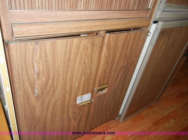 image for item C4109 1976 Airstream Sovereign Land Yacht 27' travel trailer