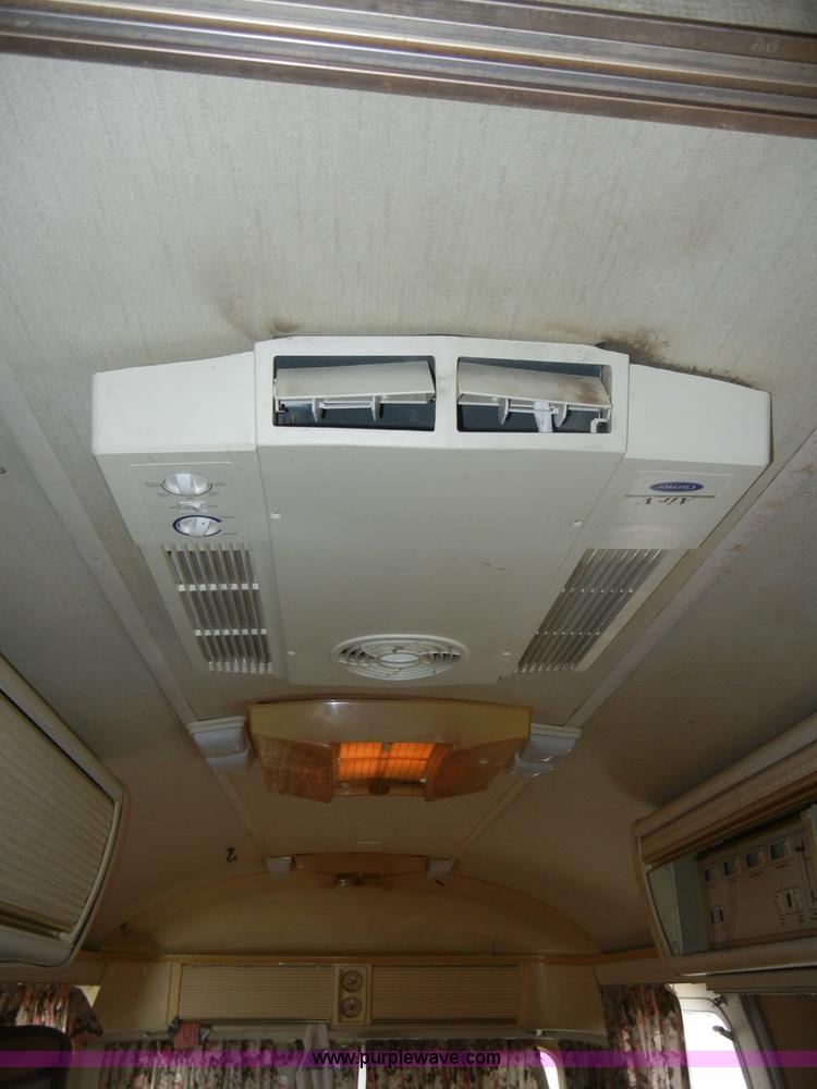 image for item C4109 1976 Airstream Sovereign Land Yacht 27' travel trailer