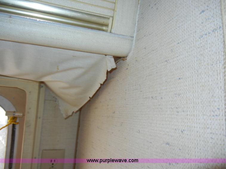 image for item C4109 1976 Airstream Sovereign Land Yacht 27' travel trailer