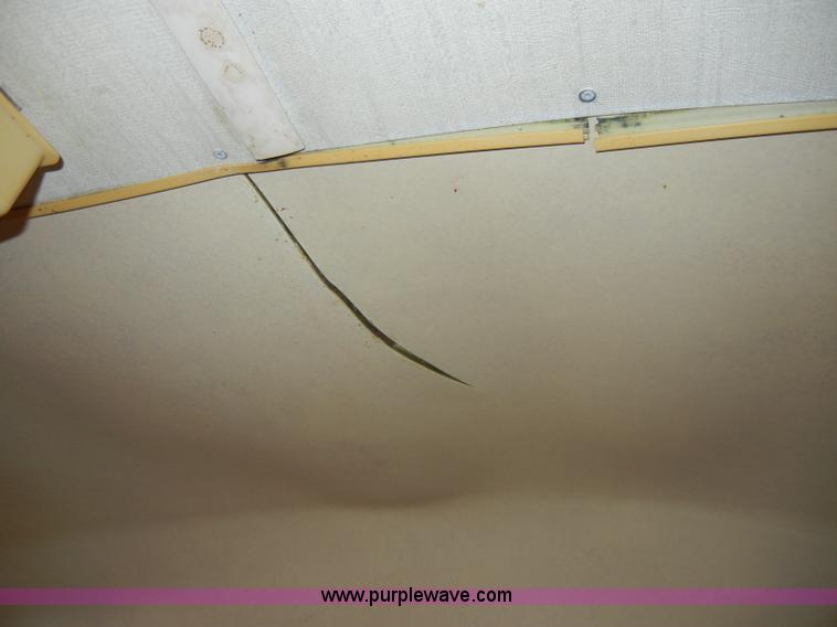 image for item C4109 1976 Airstream Sovereign Land Yacht 27' travel trailer