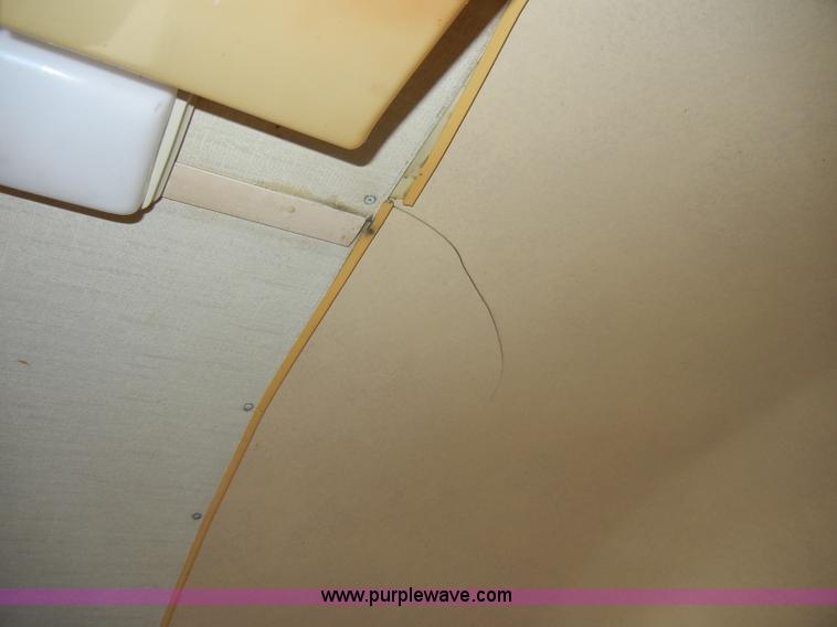 image for item C4109 1976 Airstream Sovereign Land Yacht 27' travel trailer