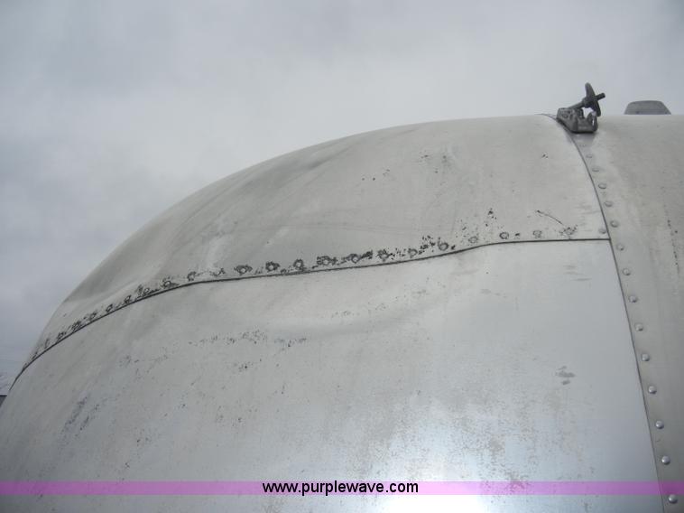 image for item C4109 1976 Airstream Sovereign Land Yacht 27' travel trailer