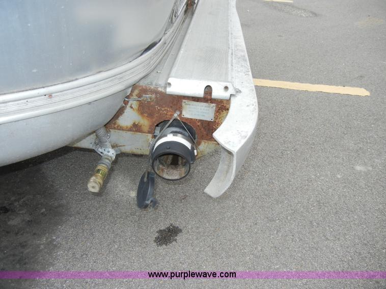 image for item C4109 1976 Airstream Sovereign Land Yacht 27' travel trailer