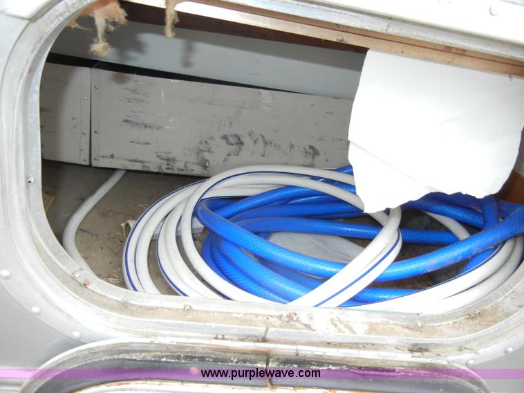 image for item C4109 1976 Airstream Sovereign Land Yacht 27' travel trailer