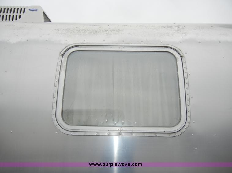 image for item C4109 1976 Airstream Sovereign Land Yacht 27' travel trailer