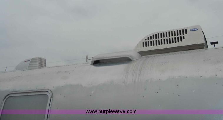 image for item C4109 1976 Airstream Sovereign Land Yacht 27' travel trailer