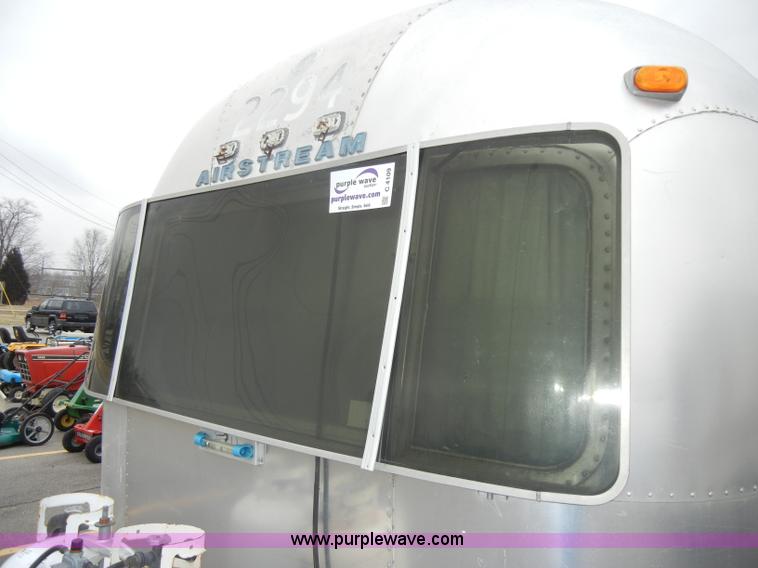 image for item C4109 1976 Airstream Sovereign Land Yacht 27' travel trailer