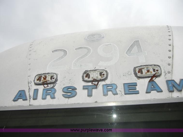 image for item C4109 1976 Airstream Sovereign Land Yacht 27' travel trailer