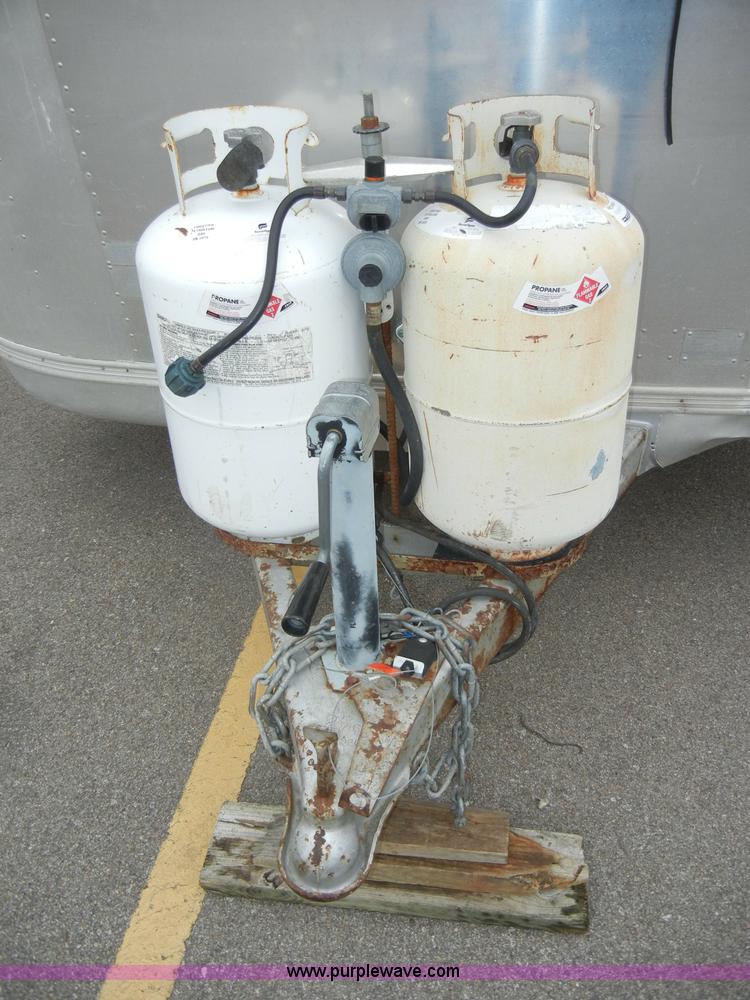 image for item C4109 1976 Airstream Sovereign Land Yacht 27' travel trailer