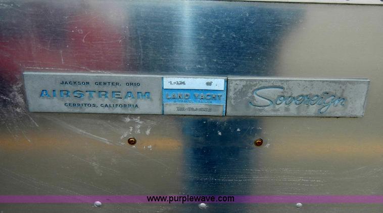 image for item C4109 1976 Airstream Sovereign Land Yacht 27' travel trailer